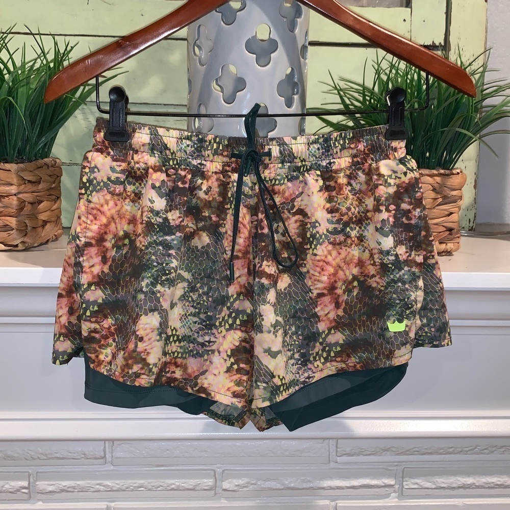 SHEFIT Snakeskin Print Green Layered Tie Waist Active Shorts Gym Running Small - Picture 2 of 6